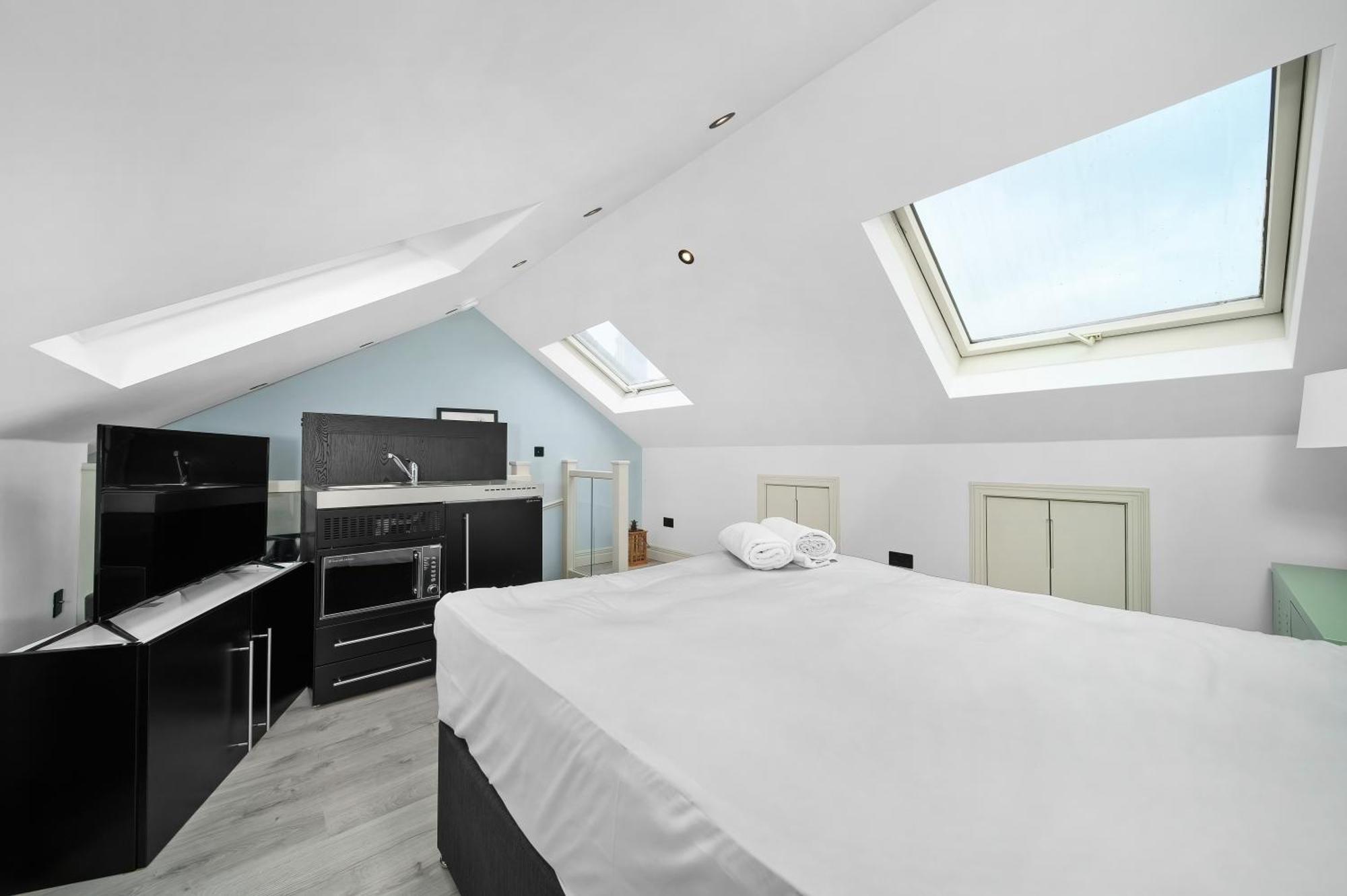Nine Elms Modern Studio Apartments London Exterior foto